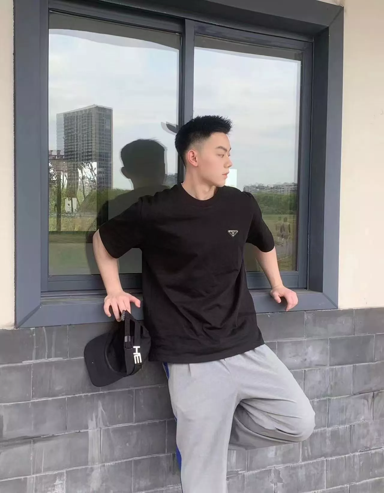 프라다 삼각 로고 반소매 티셔츠 상세 이미지 19