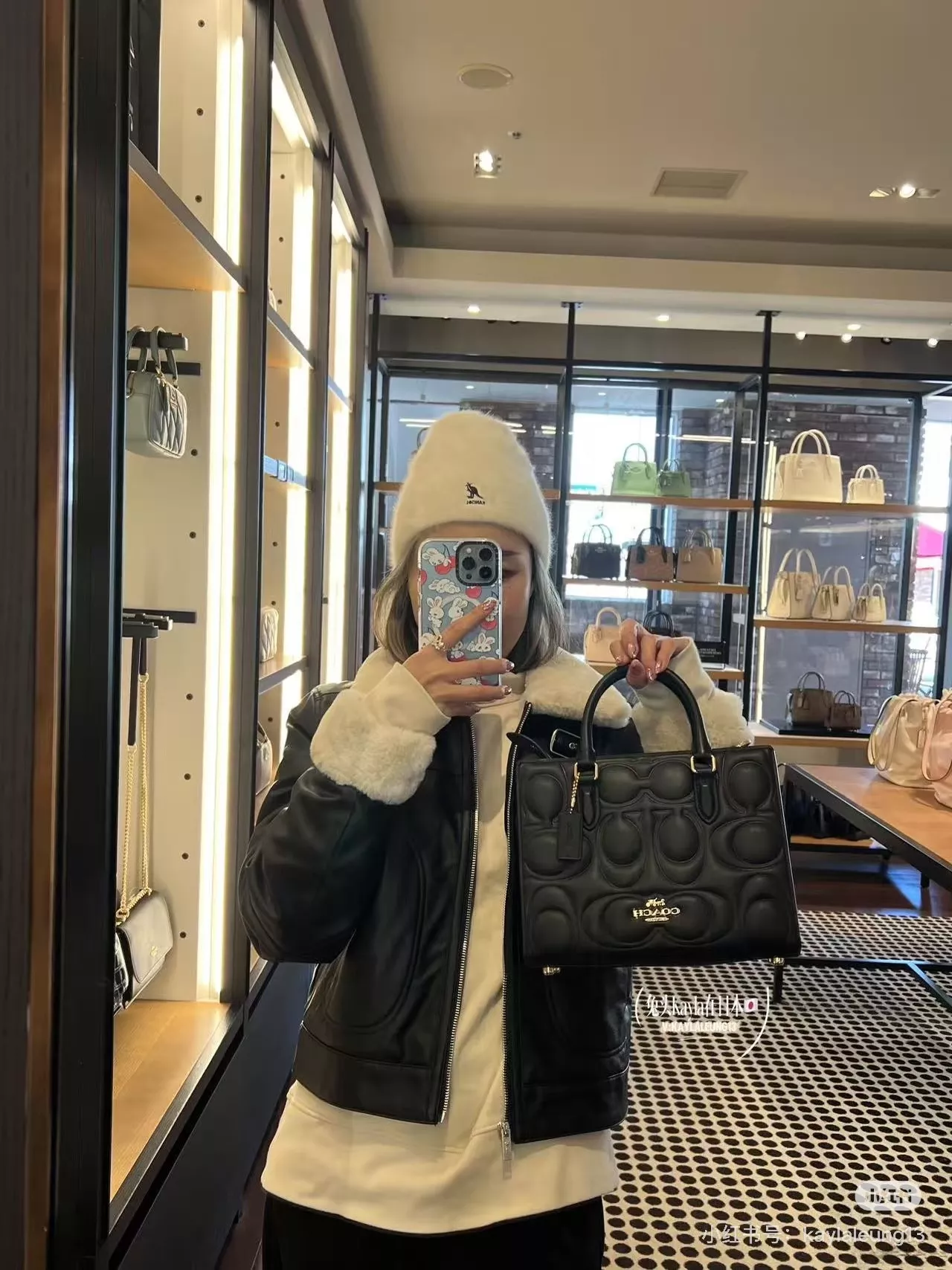코치 엠보 로고 체인 장식 토트백 상세 이미지 11