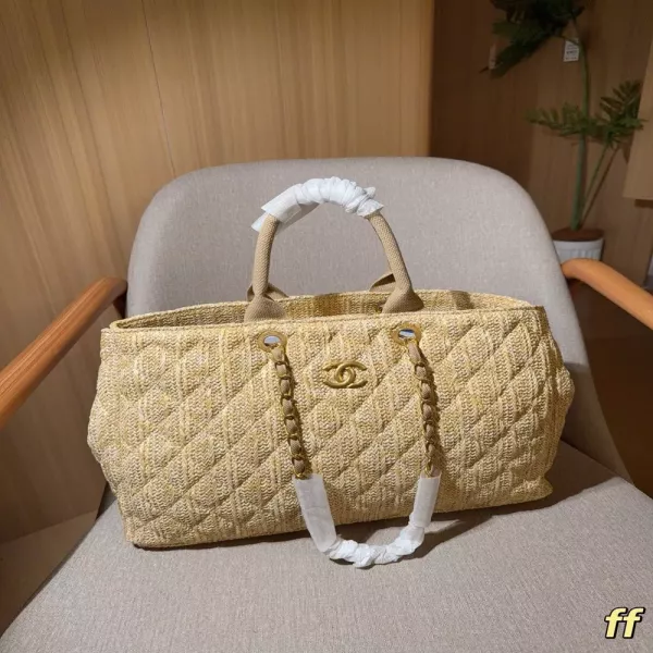 샤넬 클래식 더블C 라피아 토트백