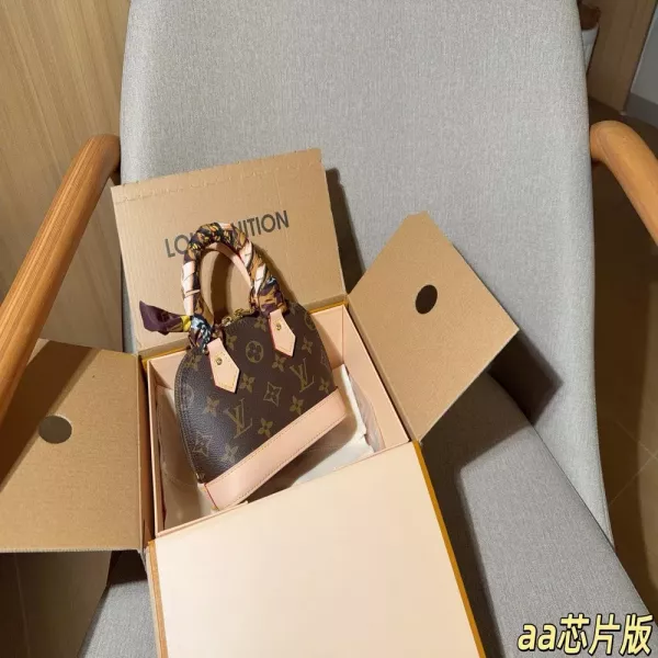 루이비통 나노 알마 쉘백