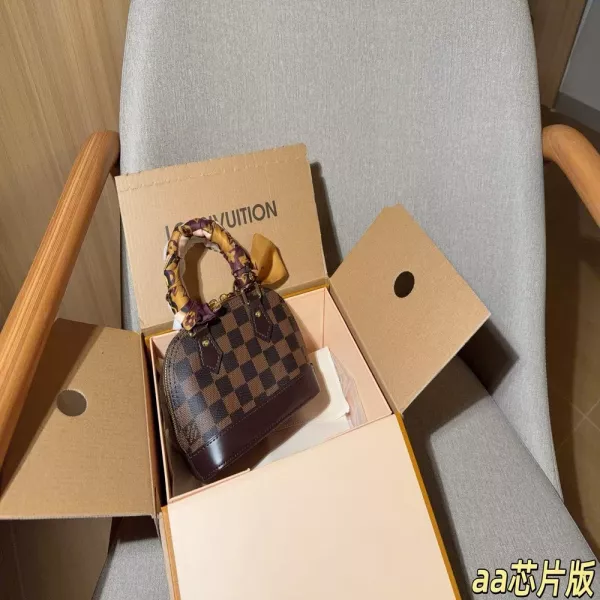 루이비통 체커보드 패턴 미니 쉘백
