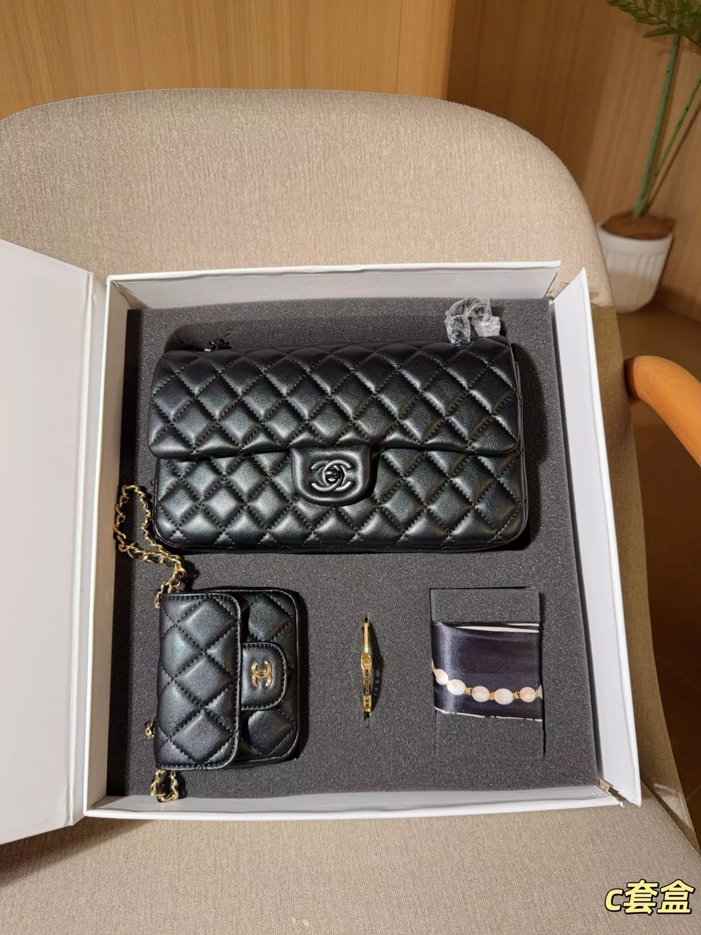 샤넬 클래식 퀼팅 체인 세트백 상세 이미지 2