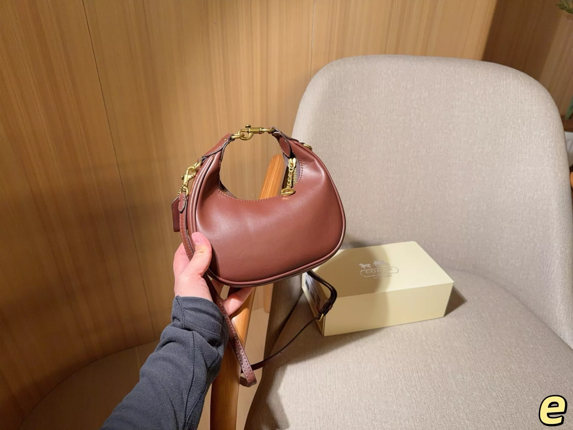 코치 미니 조니 호보 스타일 백 상세 이미지 24