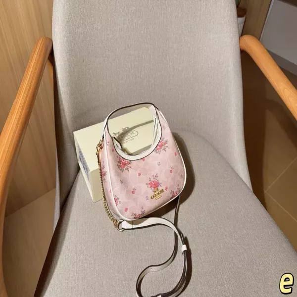 코치 플로럴 프린트 미니 월반달백