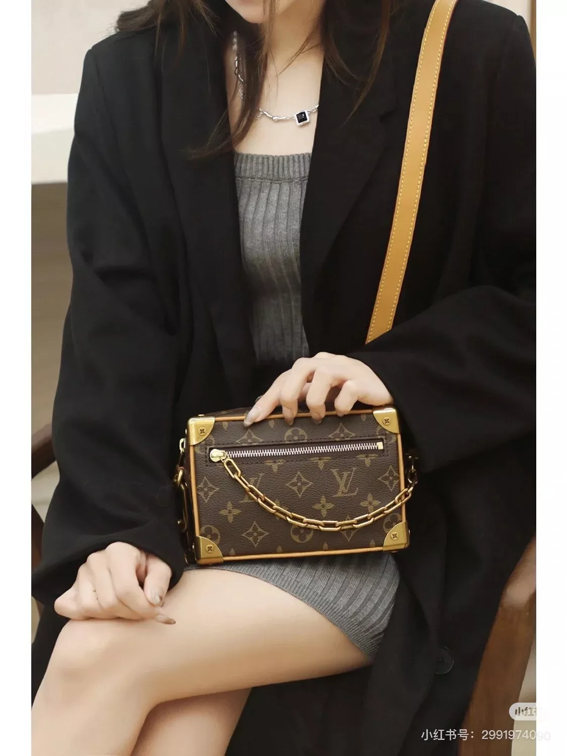 루이비통 클래식 소프트 트렁크 체인백 상세 이미지 24
