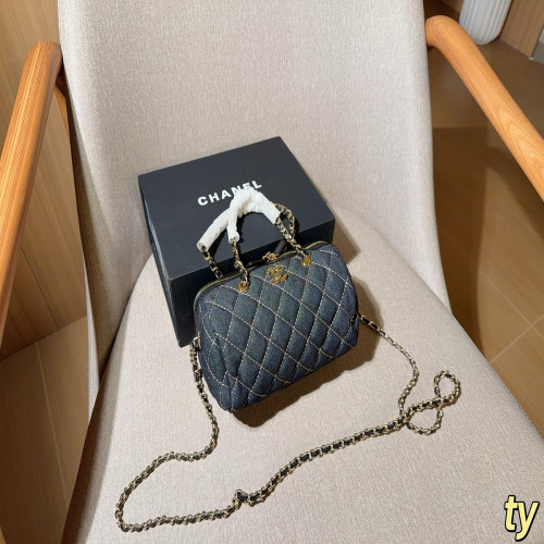 샤넬 체인 스트랩 데님 보스턴백