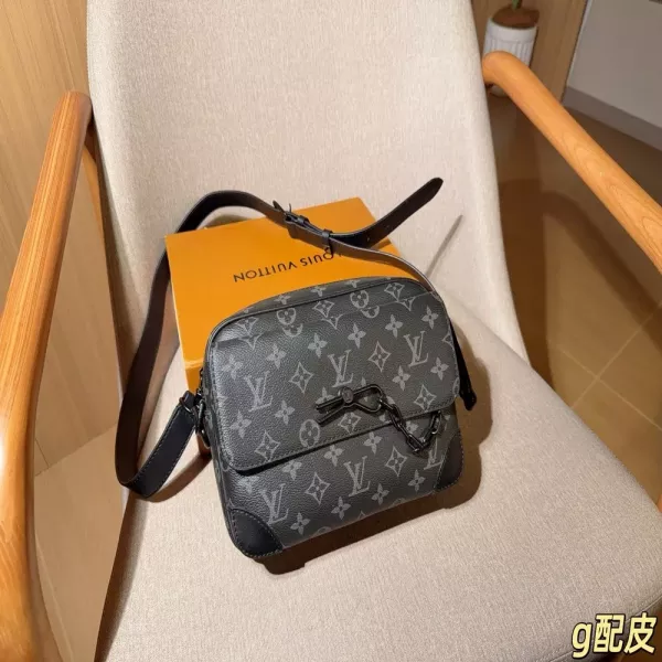 루이비통 스티머 시리즈 우체통형 카메라백