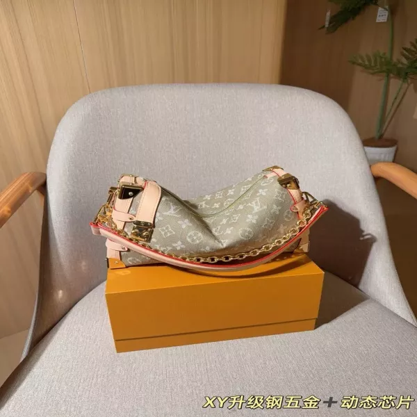 루이비통 데님 소프트 박스 체인백