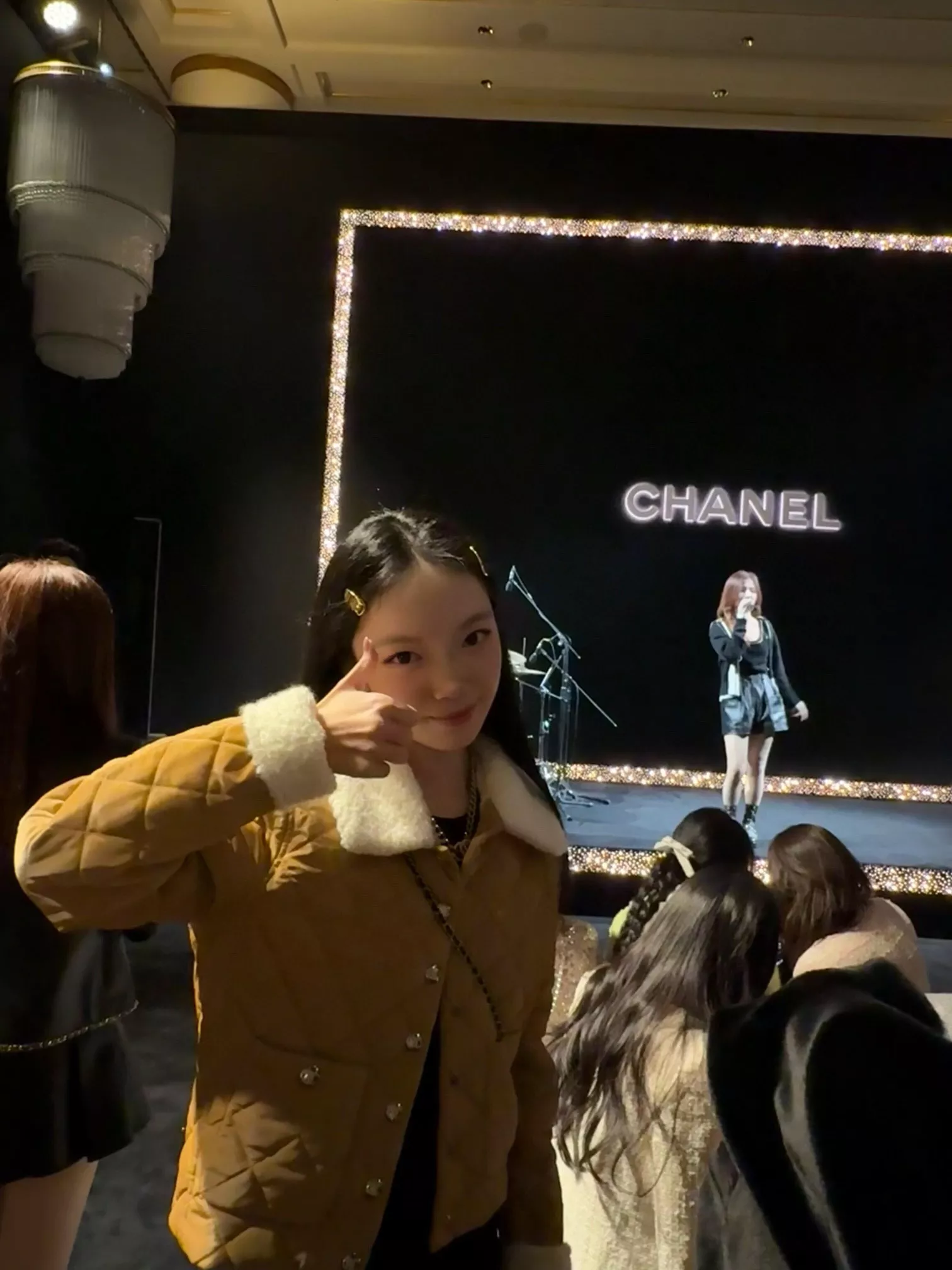 미우미우 에나멜 로고 헤어핀 세트 상세 이미지 20