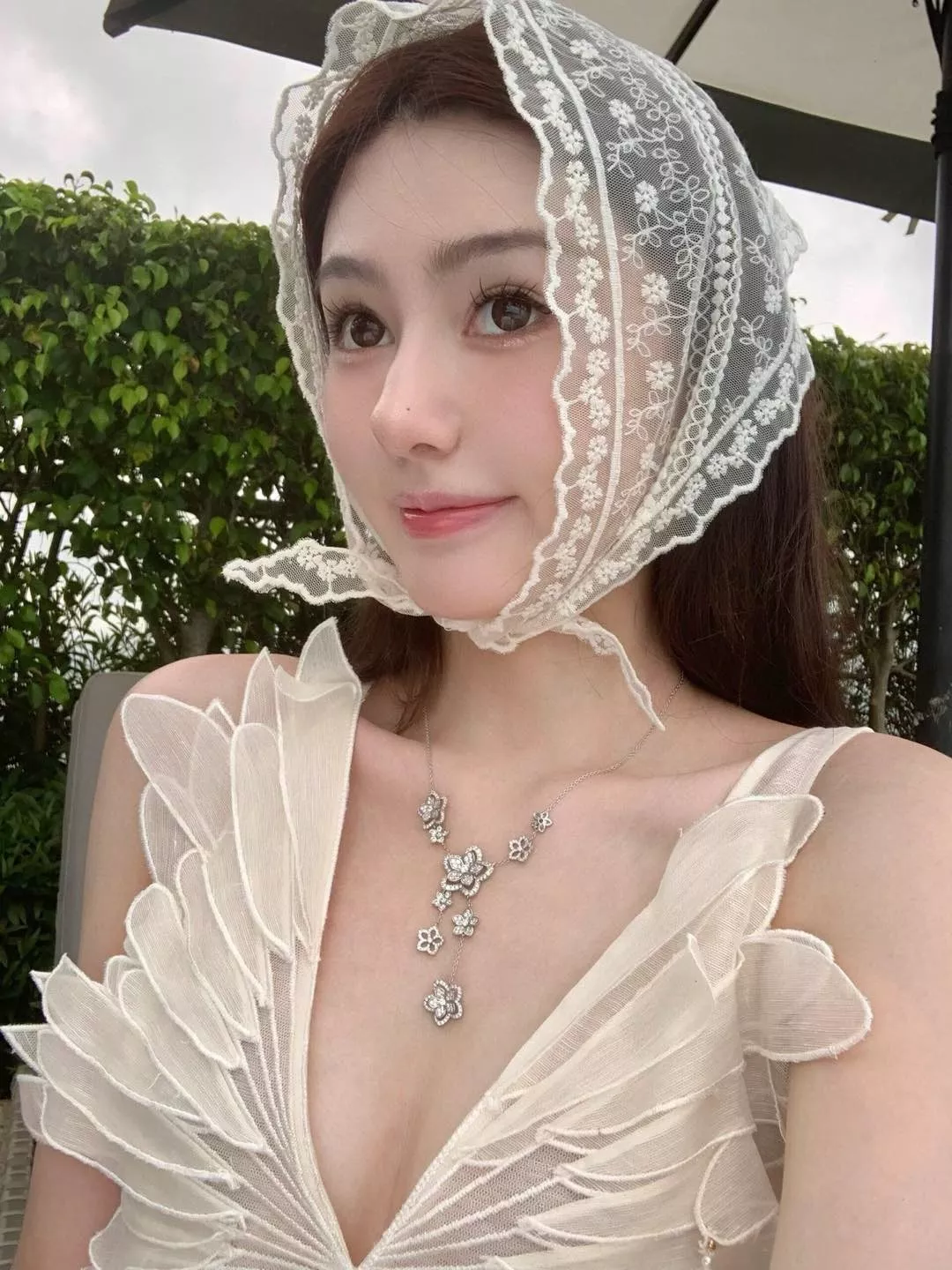 그라프 와일드 플라워 드롭 장식 네크리스 상세 이미지 13