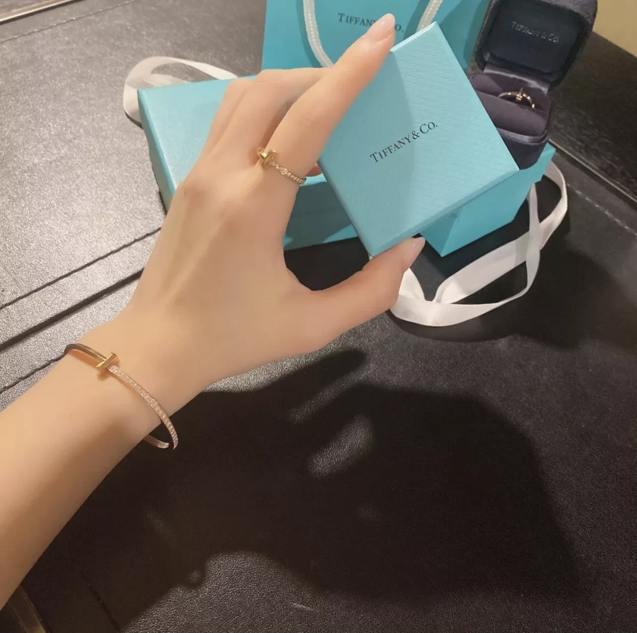 티파니앤코 T1 슬림 하프 다이아 뱅글 상세 이미지 12