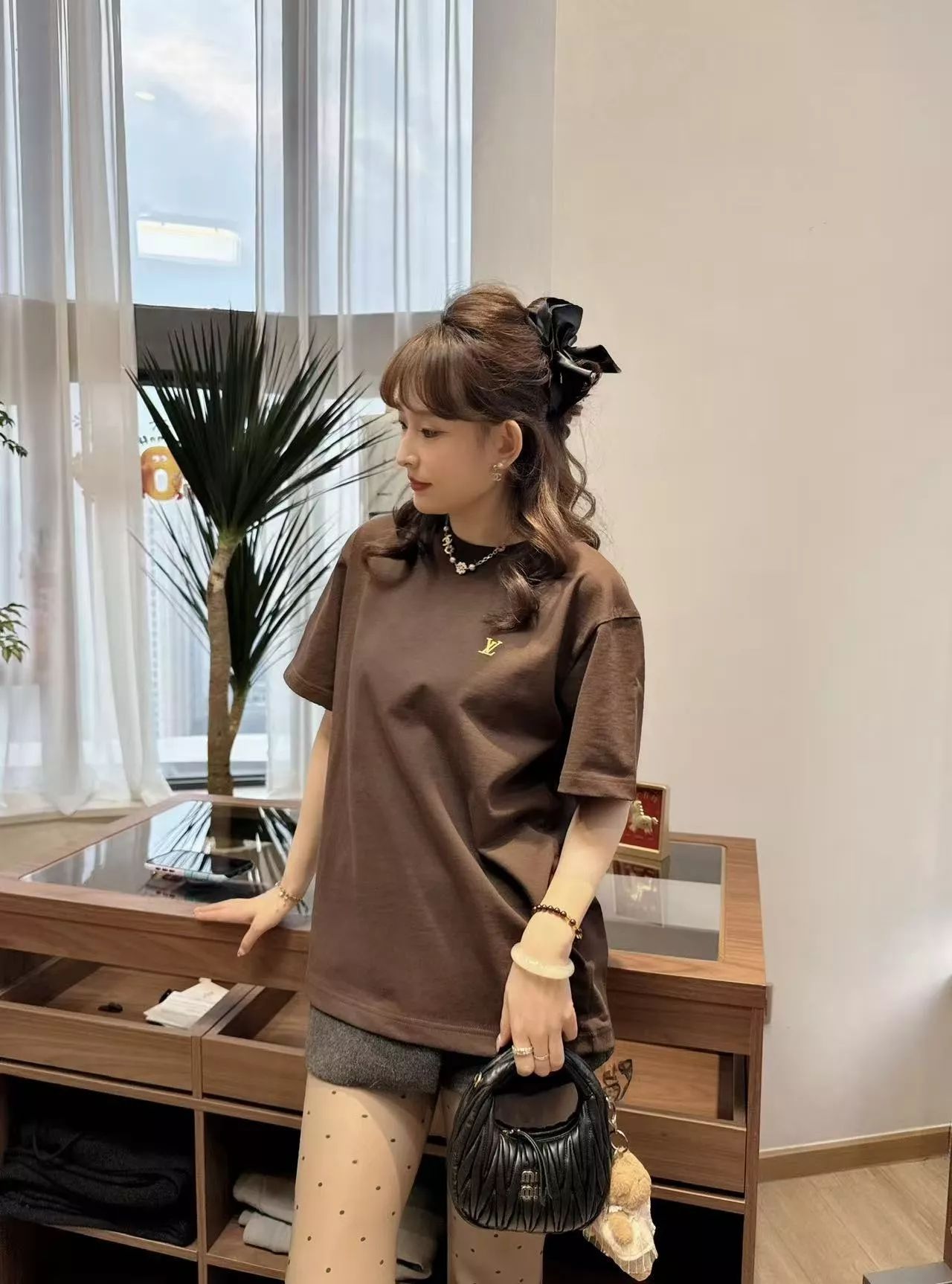 루이비통 자수 포인트 반소매 티셔츠 상세 이미지 10