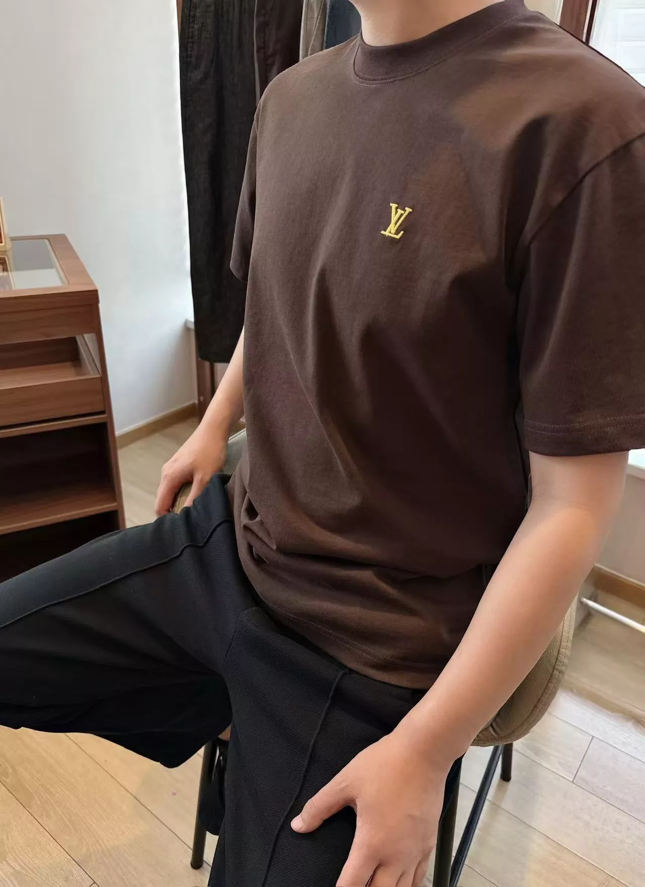 루이비통 자수 포인트 반소매 티셔츠 상세 이미지 17