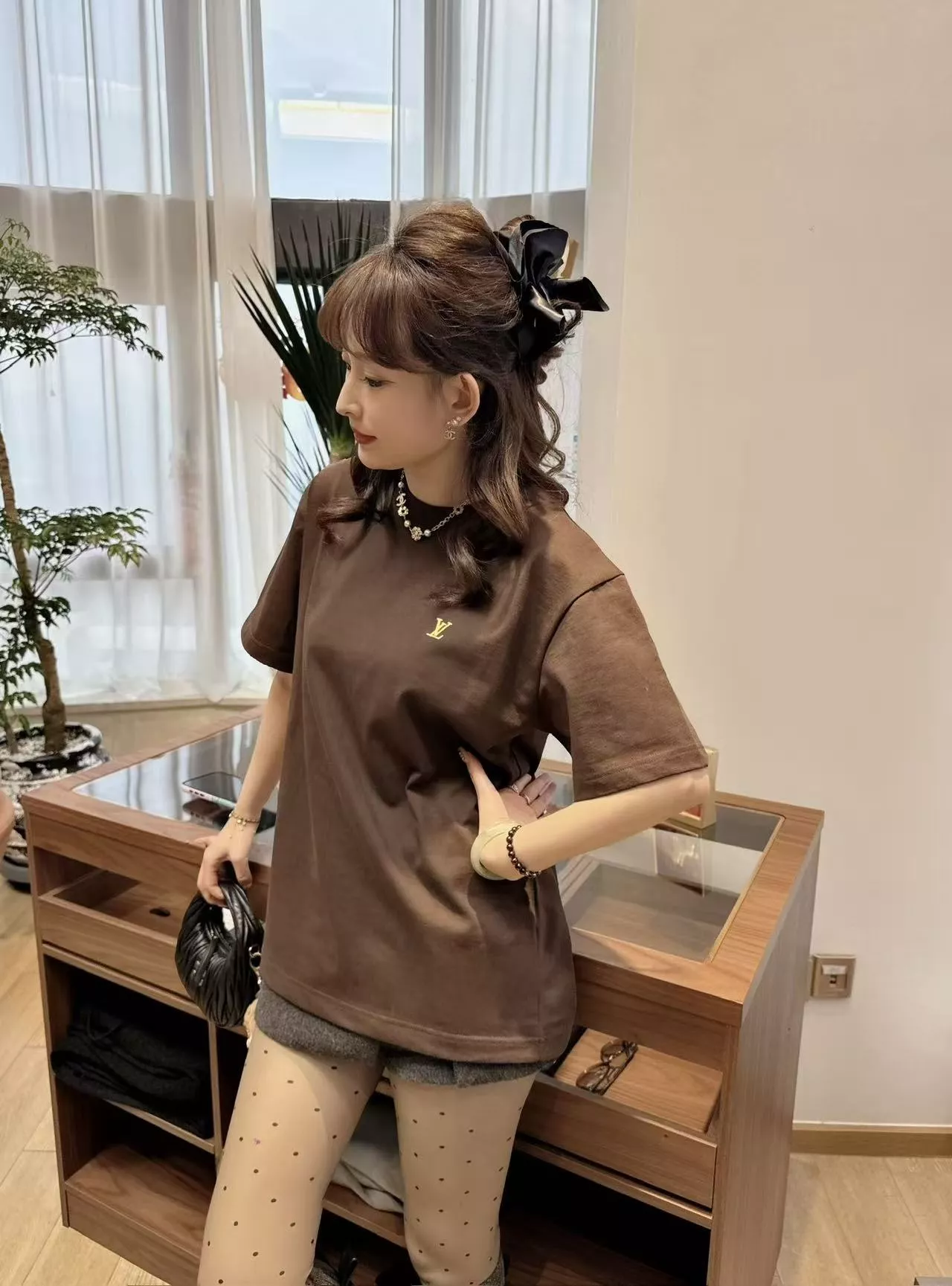 루이비통 자수 포인트 반소매 티셔츠 상세 이미지 9