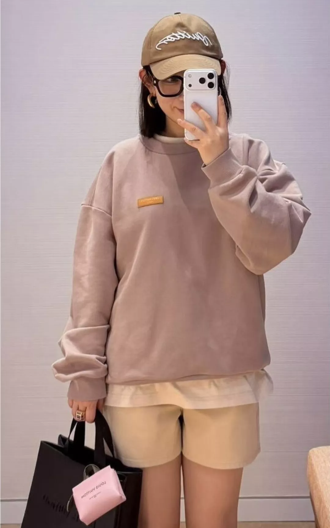 루이비통 가죽 로고 패치 원형넥 맨투맨 상세 이미지 10