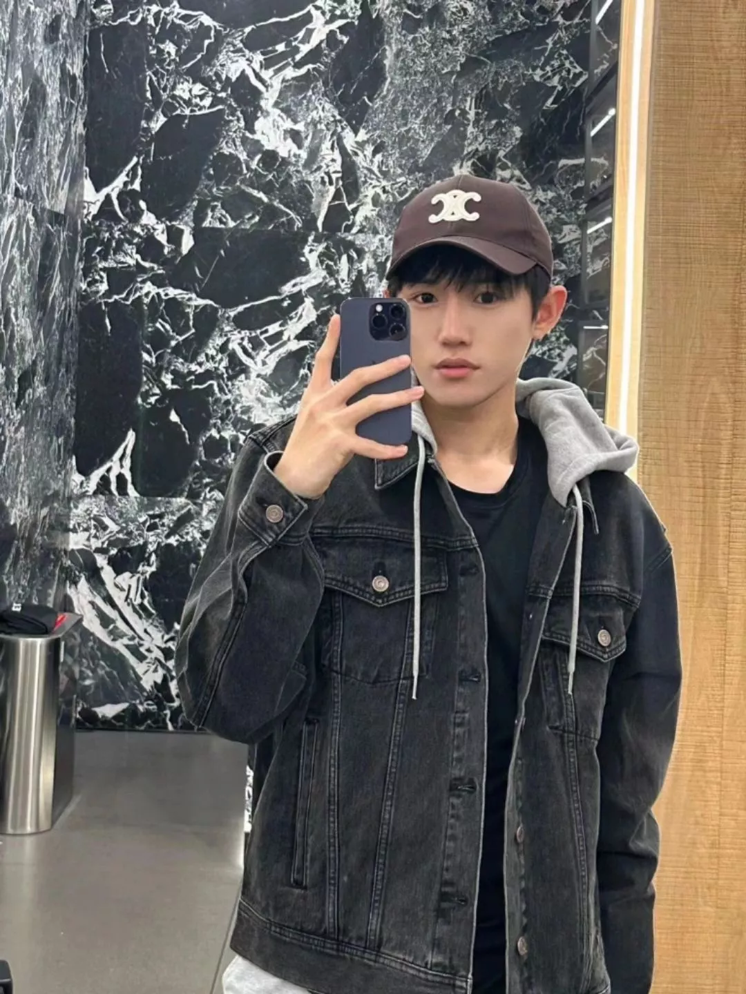 셀린느 워싱 블랙 그레이 후드 데님 재킷 상세 이미지 10