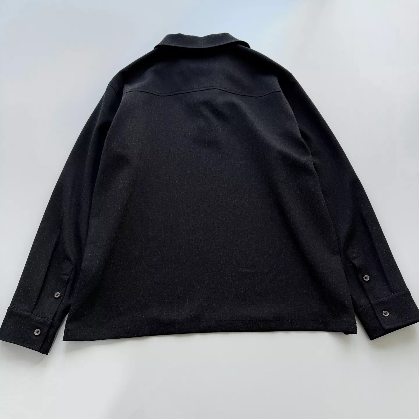 더로우 투버튼 카라 긴소매 셔츠 상세 이미지 2