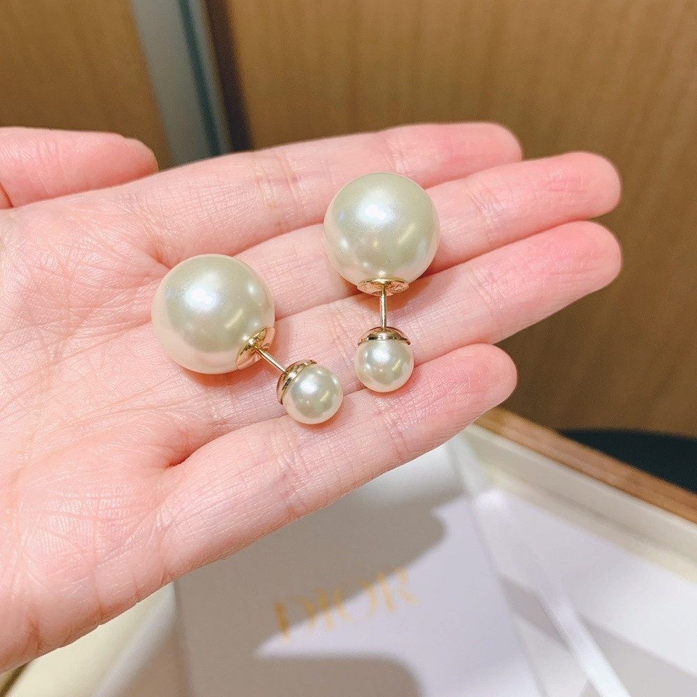 디올 클래식 진주 이어링