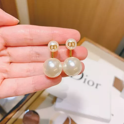 디올 진주 장식 앞뒤 착용 이어링