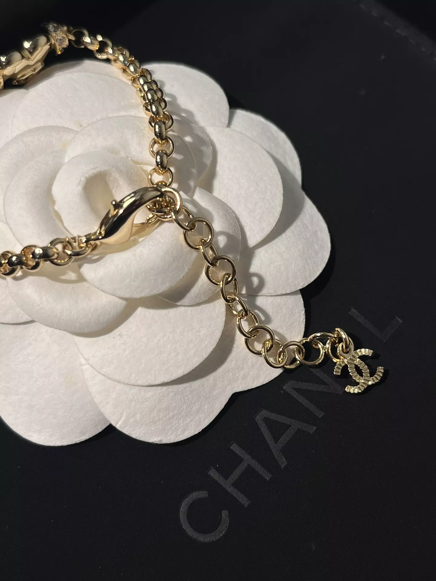 샤넬 입체 하트 메탈 체인 팔찌 상세 이미지 8