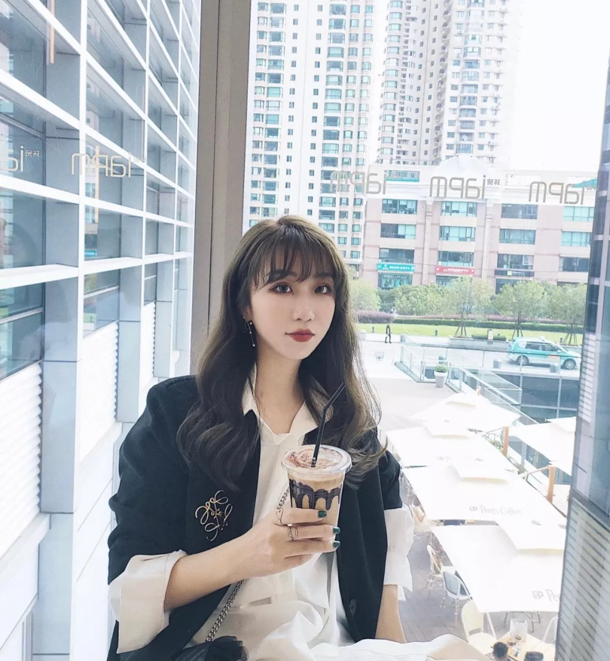 로에베 금속 로고 브로치 상세 이미지 21