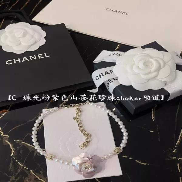 샤넬 산뜻한 진주 플라워 초커 네크리스
