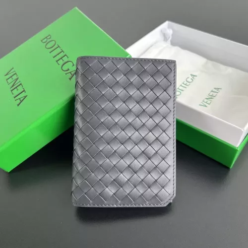 보테가베네타 인트레치아토 패스포트 홀더