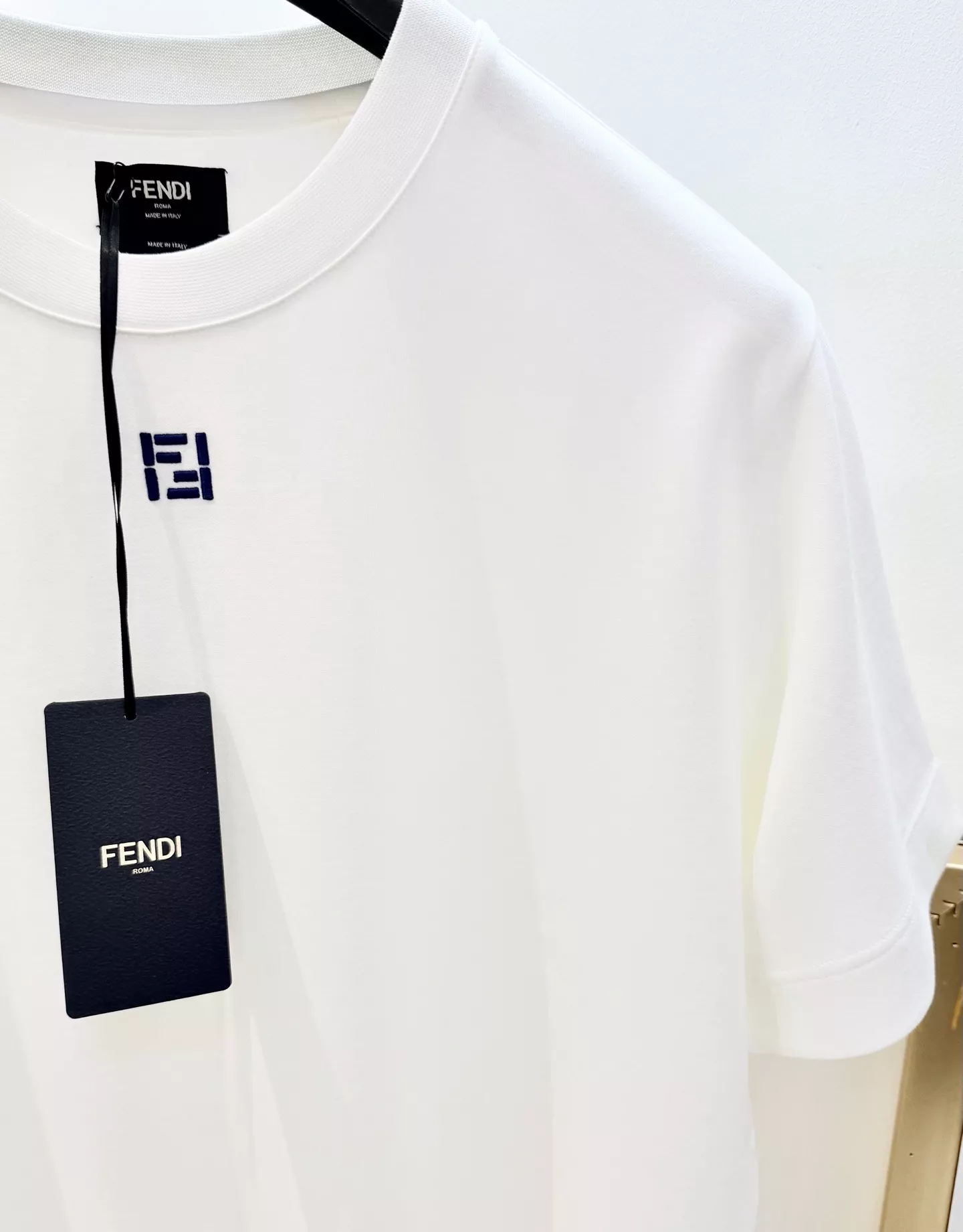 펜디 FF 셀러리아 자수 코튼 반팔 티셔츠 상세 이미지 4