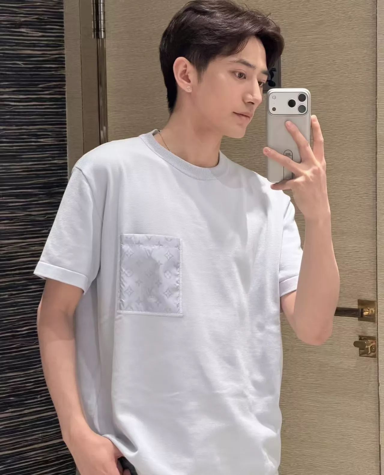 루이비통 자카드 포켓 배색 니트 반소매 상세 이미지 11