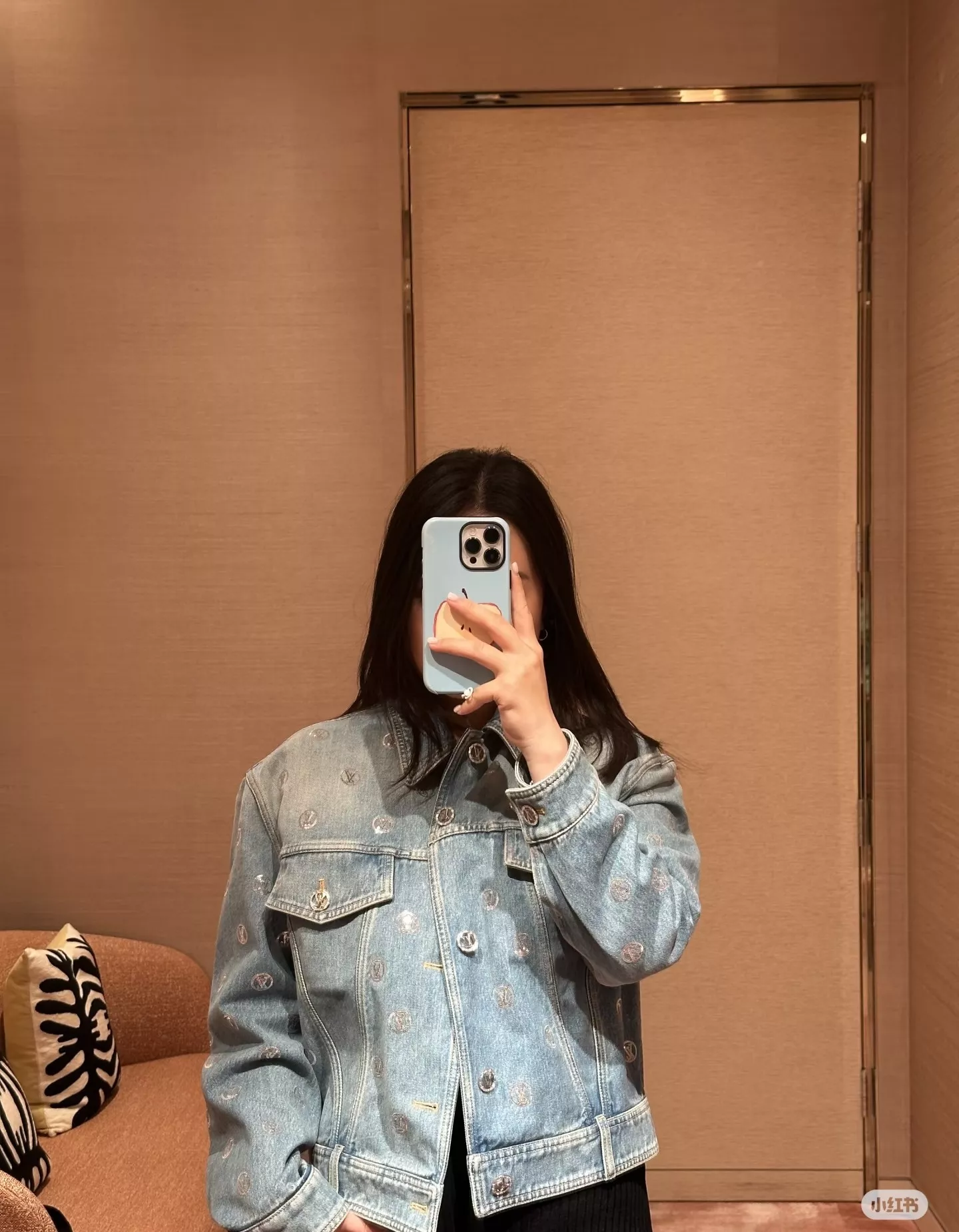 루이비통 포켓 레터링 스팽글 버튼 데님 재킷 상세 이미지 10