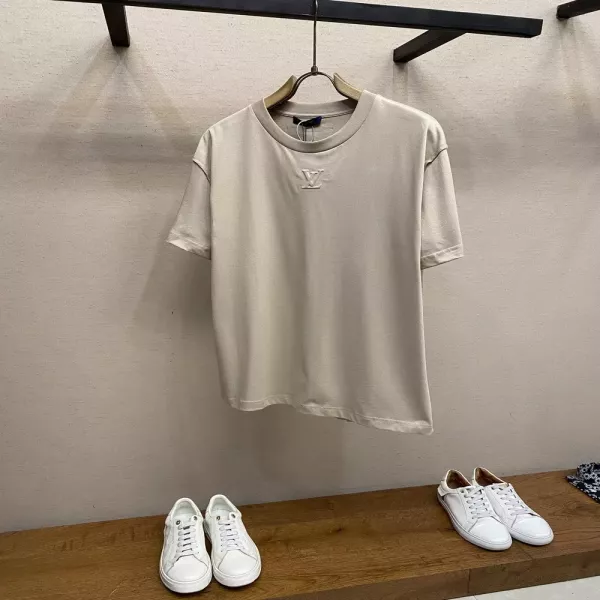 루이비통 압문 로고 라운드넥 반소매 티셔츠