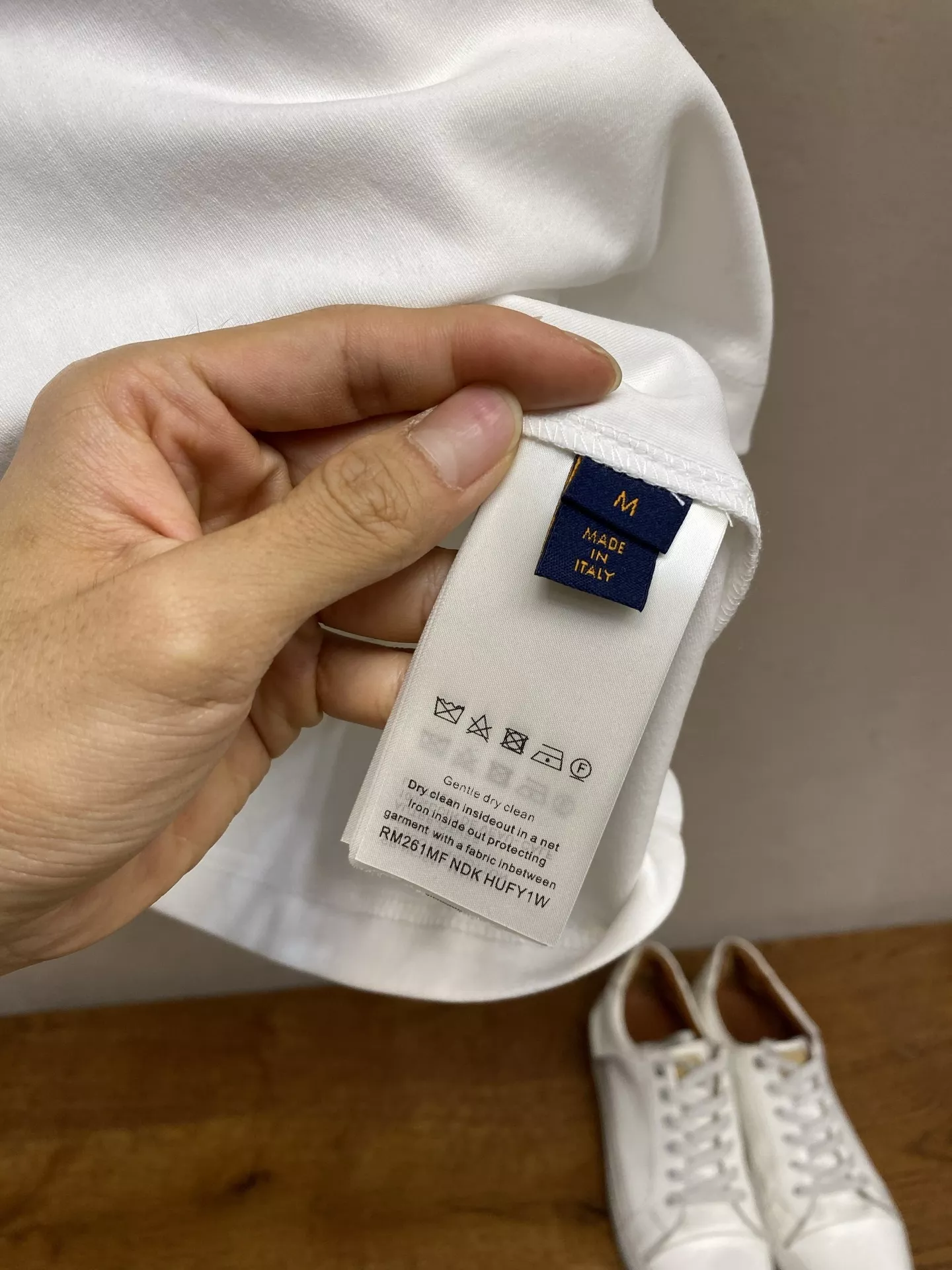 루이비통 라운드넥 로고 자수 티셔츠 상세 이미지 8
