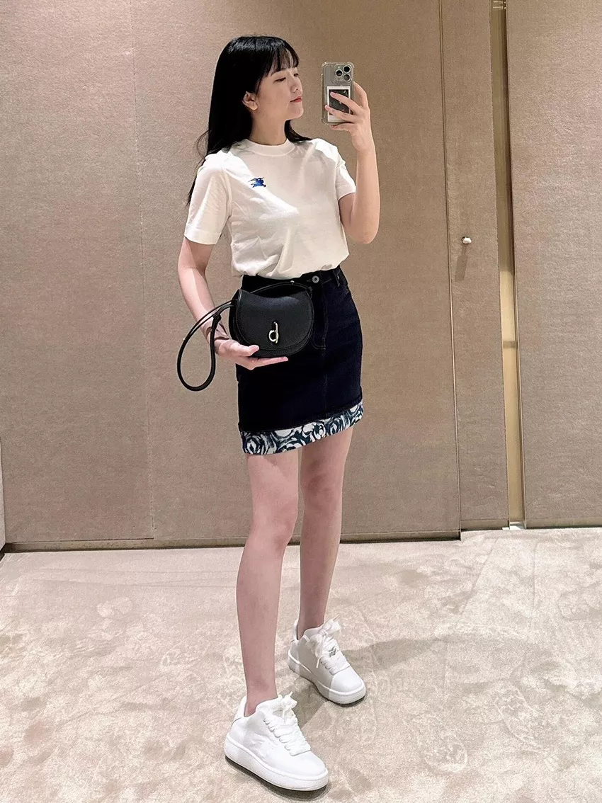 버버리 승마 기사 자수 코튼 티셔츠 상세 이미지 20