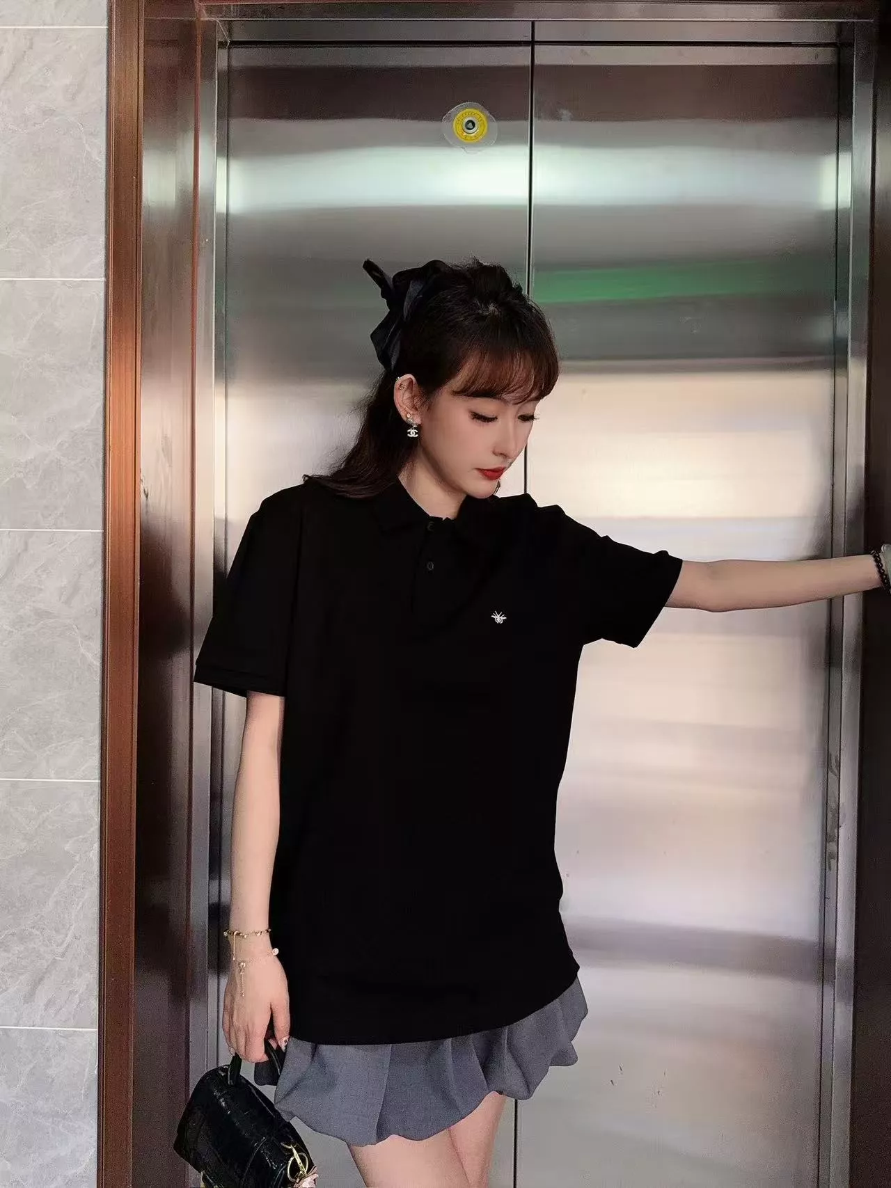 디올 벌 자수 피케 반팔 폴로셔츠 상세 이미지 14