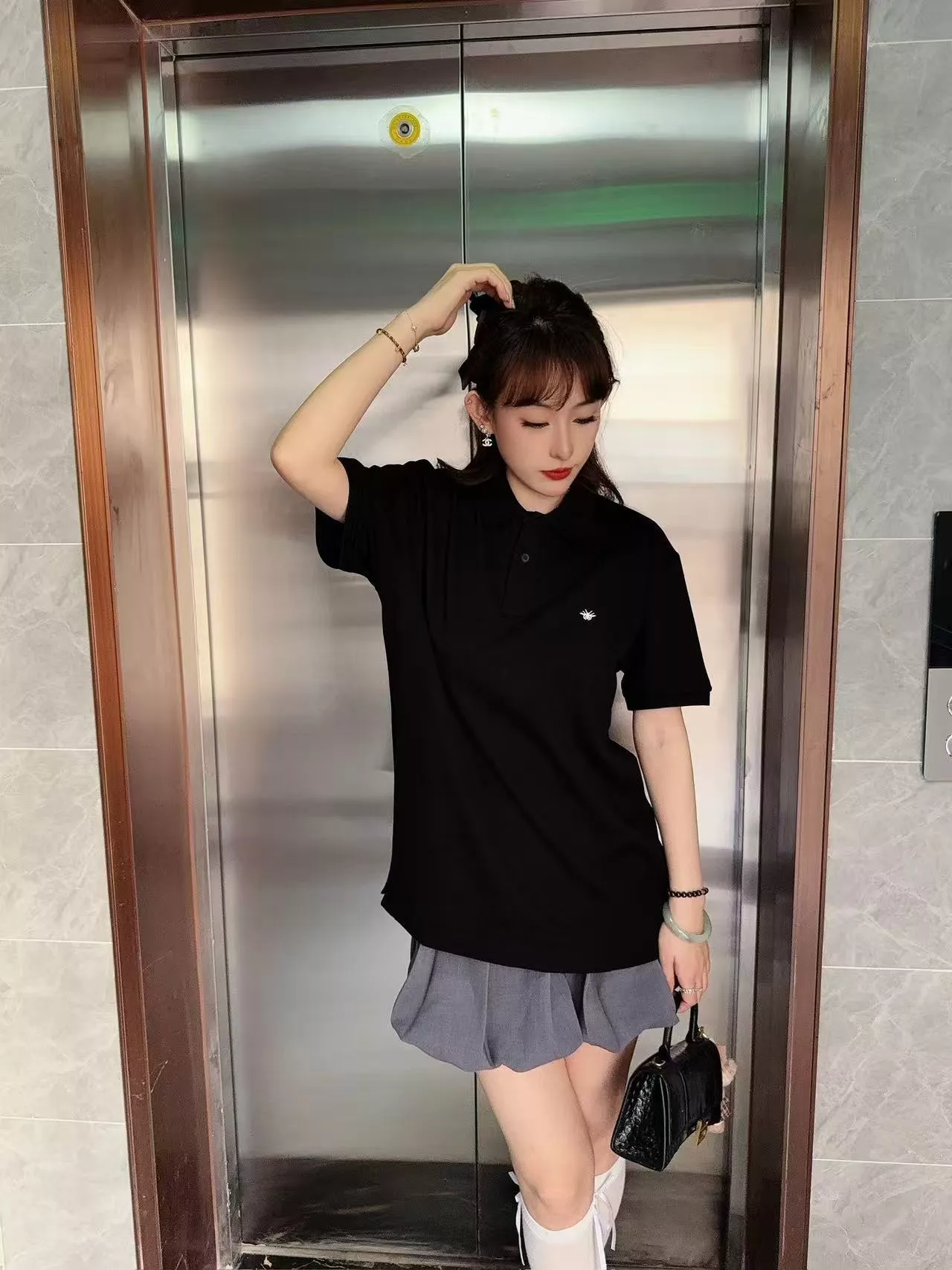 디올 벌 자수 피케 반팔 폴로셔츠 상세 이미지 17