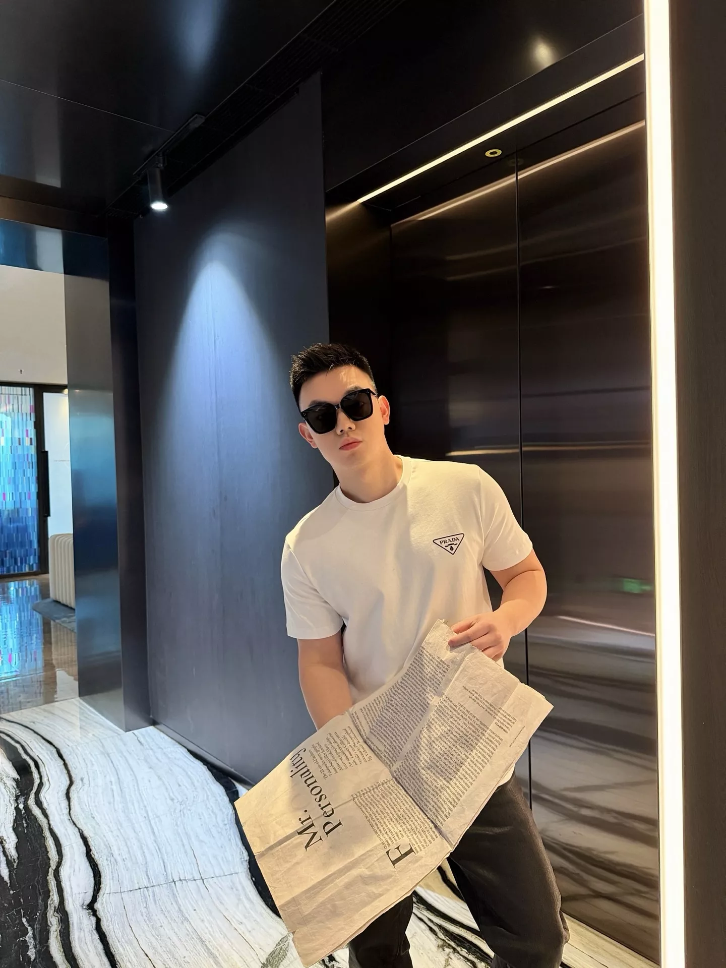 프라다 레터링 프린트 라운드넥 반소매 티셔츠 상세 이미지 9
