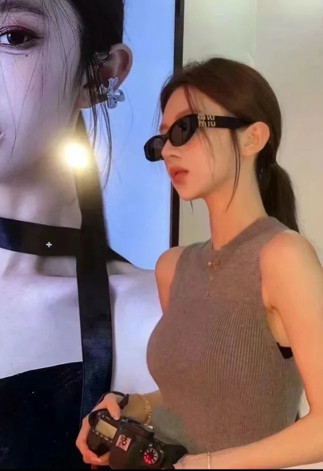 미우미우 슬림 직사각 선글라스 상세 이미지 79