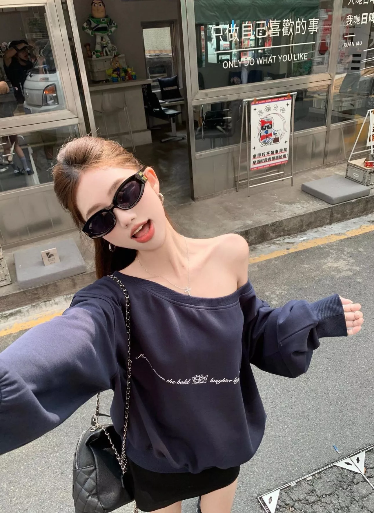 미우미우 슬림 직사각 선글라스 상세 이미지 95