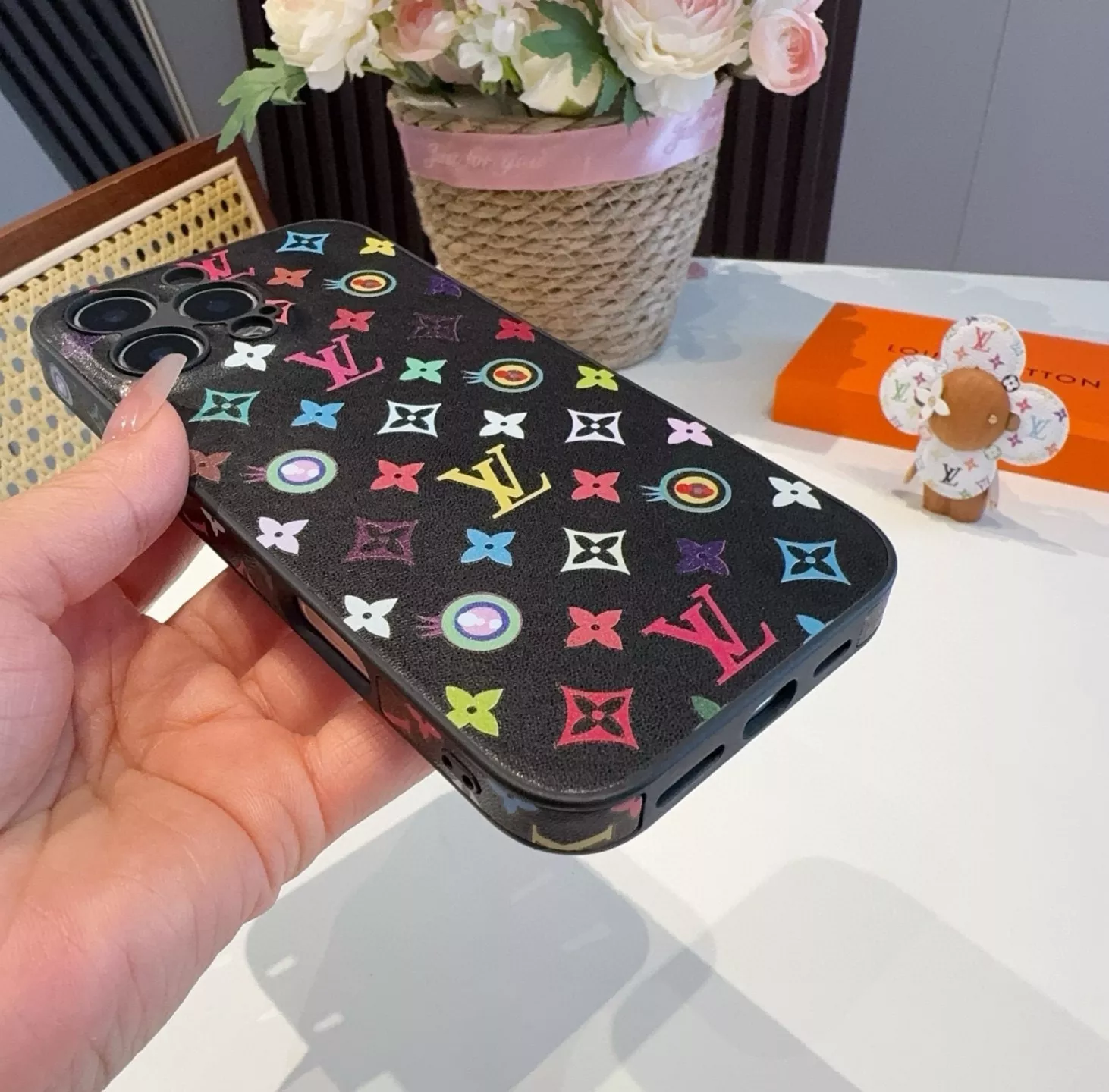 루이비통 멀티컬러 풀커버 가죽 휴대폰 케이스 상세 이미지 4