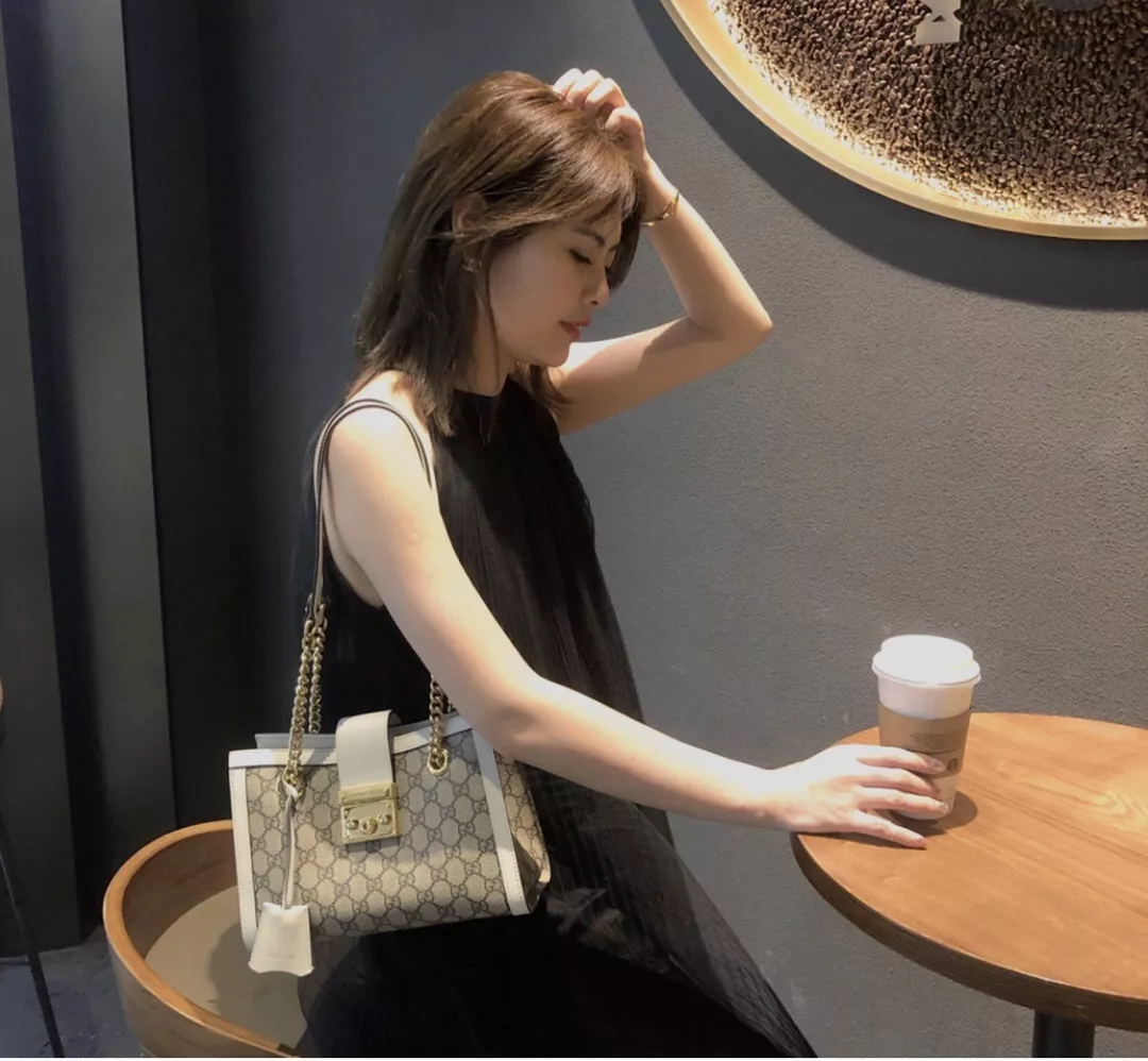 구찌 패드락 체인 장식 토트백 상세 이미지 18