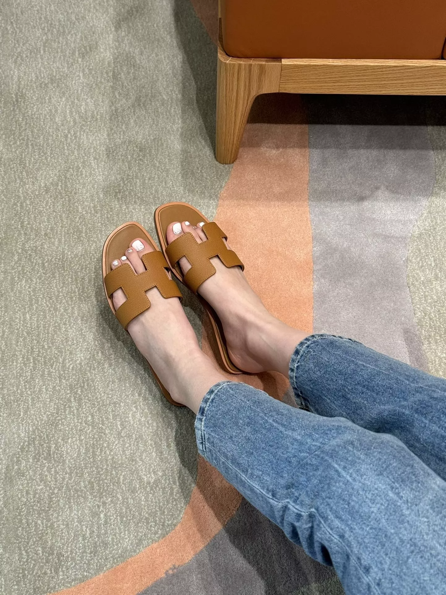 에르메스 오란 H 컷아웃 슬리퍼 상세 이미지 23