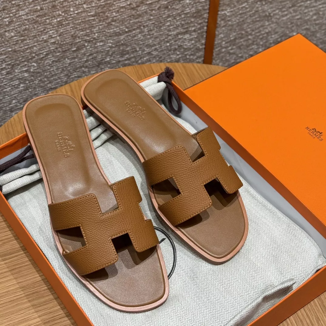 에르메스 오란 H 컷아웃 슬리퍼 상세 이미지 18