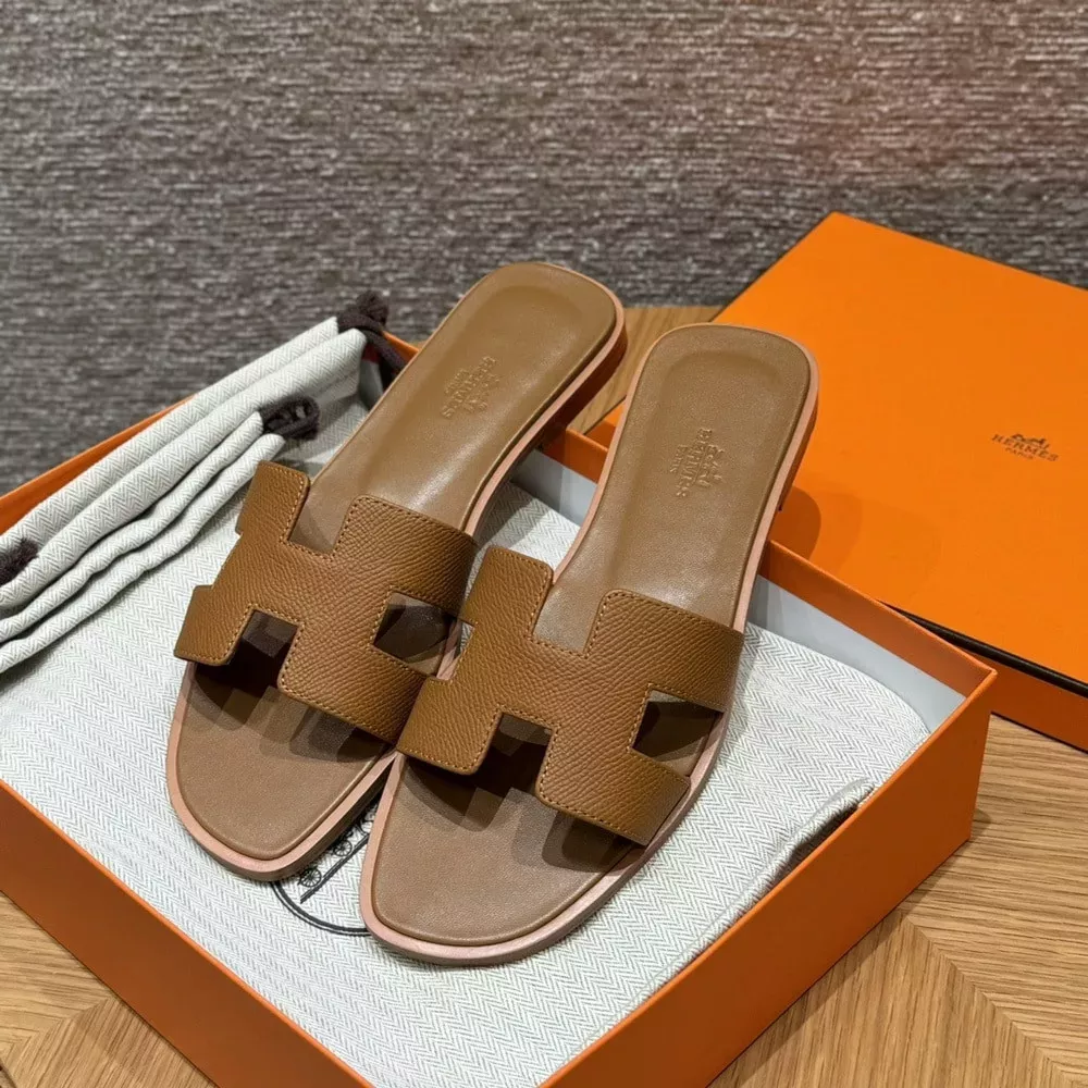 에르메스 오란 H 컷아웃 슬리퍼