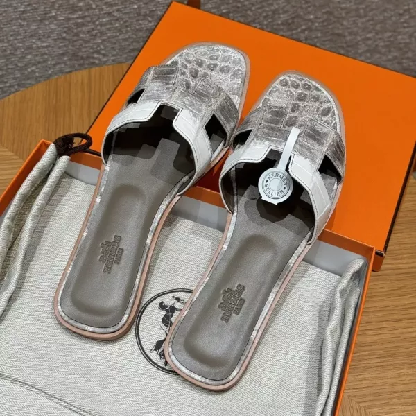 에르메스 오란 악어가죽 슬리퍼