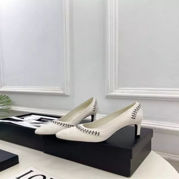 샤넬 체인 장식 하이힐 슈즈
