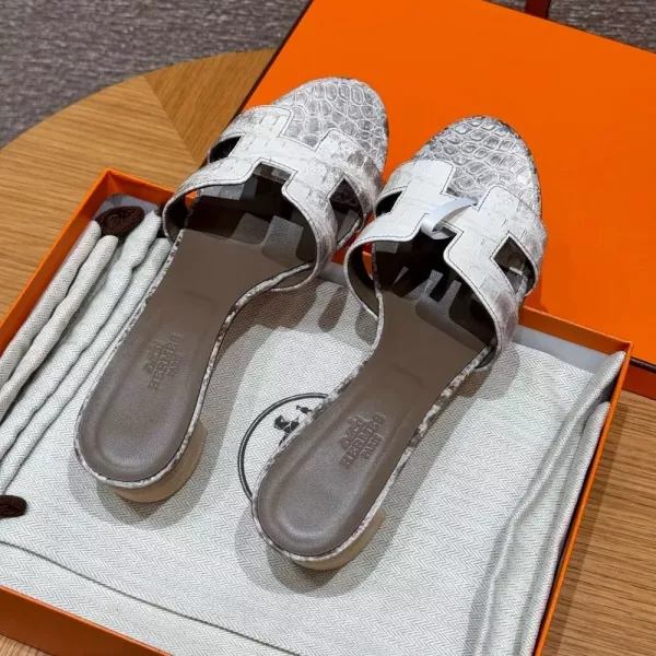 에르메스 오아시스 하이힐 샌들