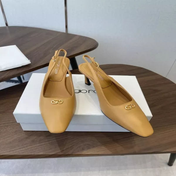 세르지오로시 메탈 로고 장식 캣힐 슈즈
