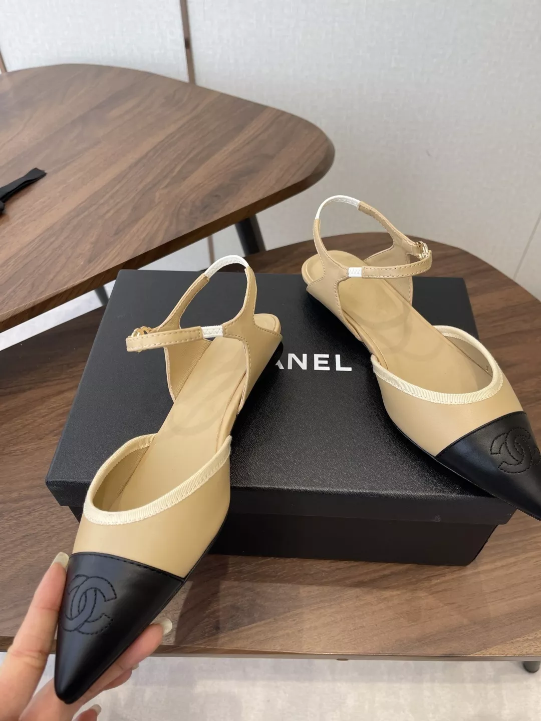 샤넬 투톤 포인티드토 메리제인 샌들 상세 이미지 5