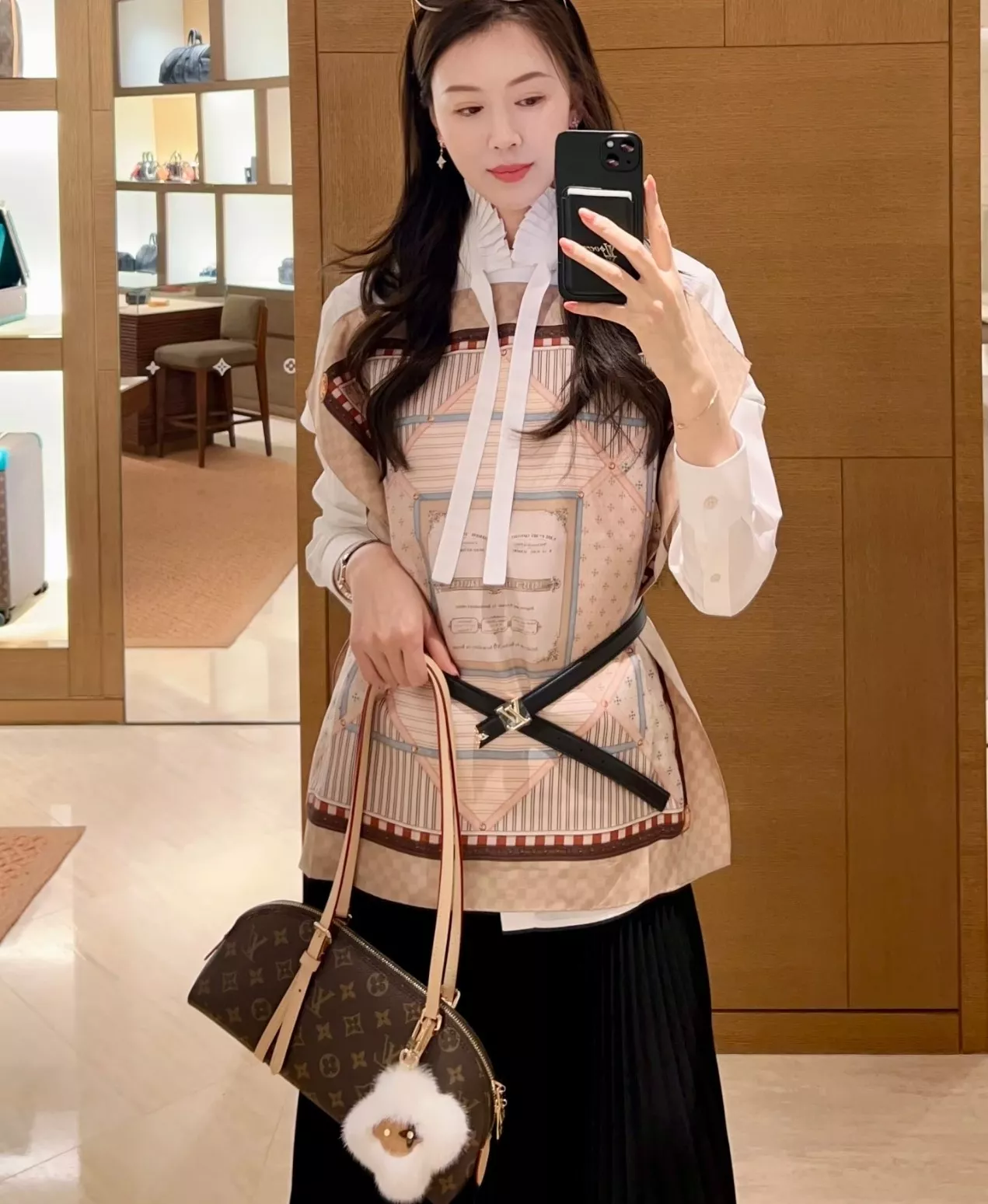 루이비통 이스트 웨스트 숄더 핸드백 상세 이미지 29