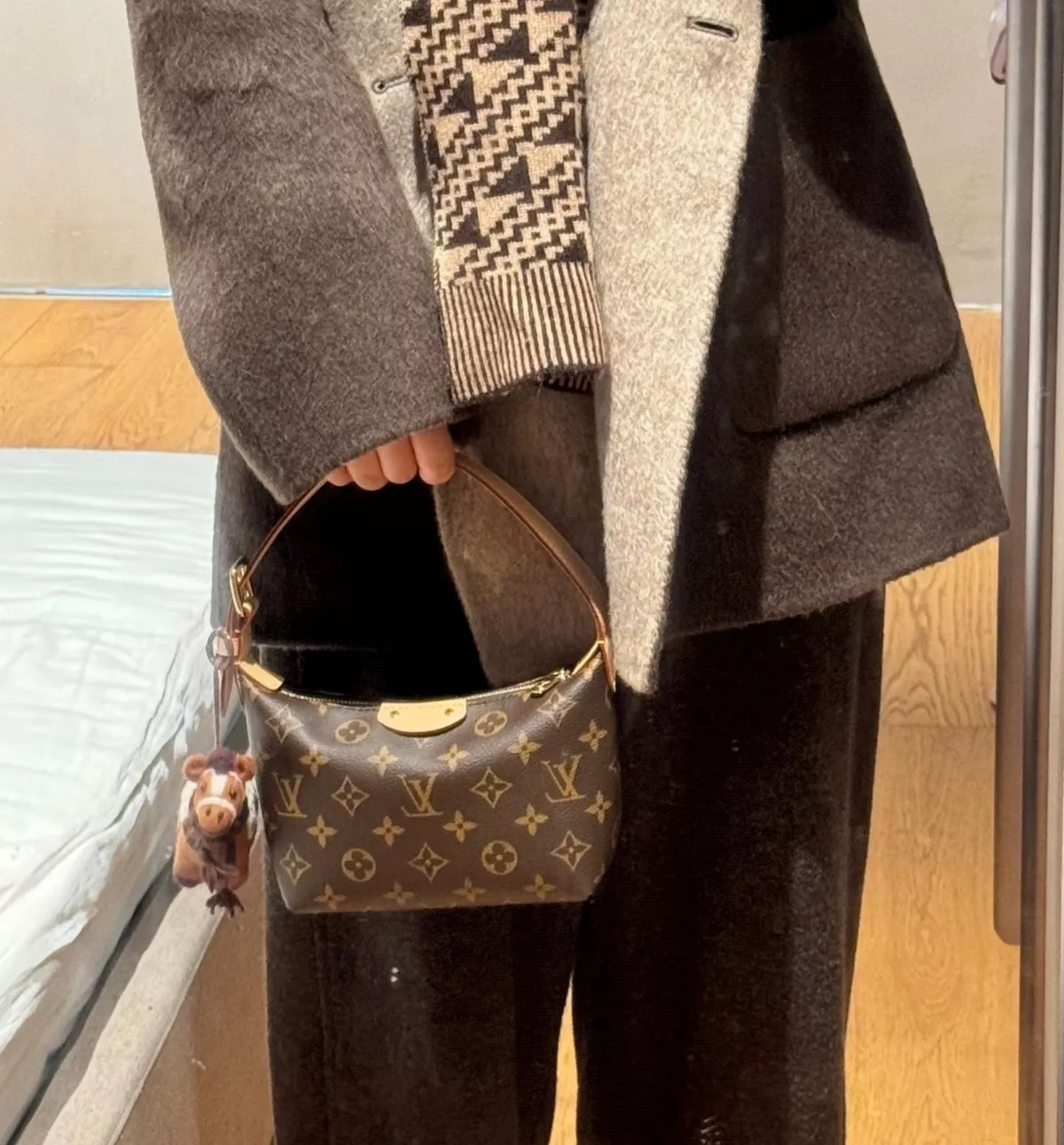 루이비통 미니 모노그램 포쉐트 백 상세 이미지 26